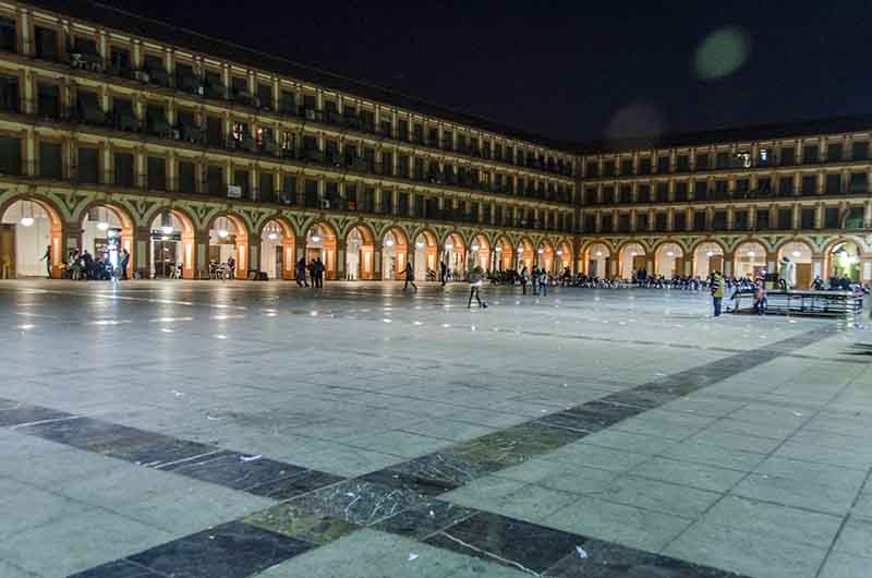 Córdoba 132 - plaza de la Corredera - imagen nocturna.jpg